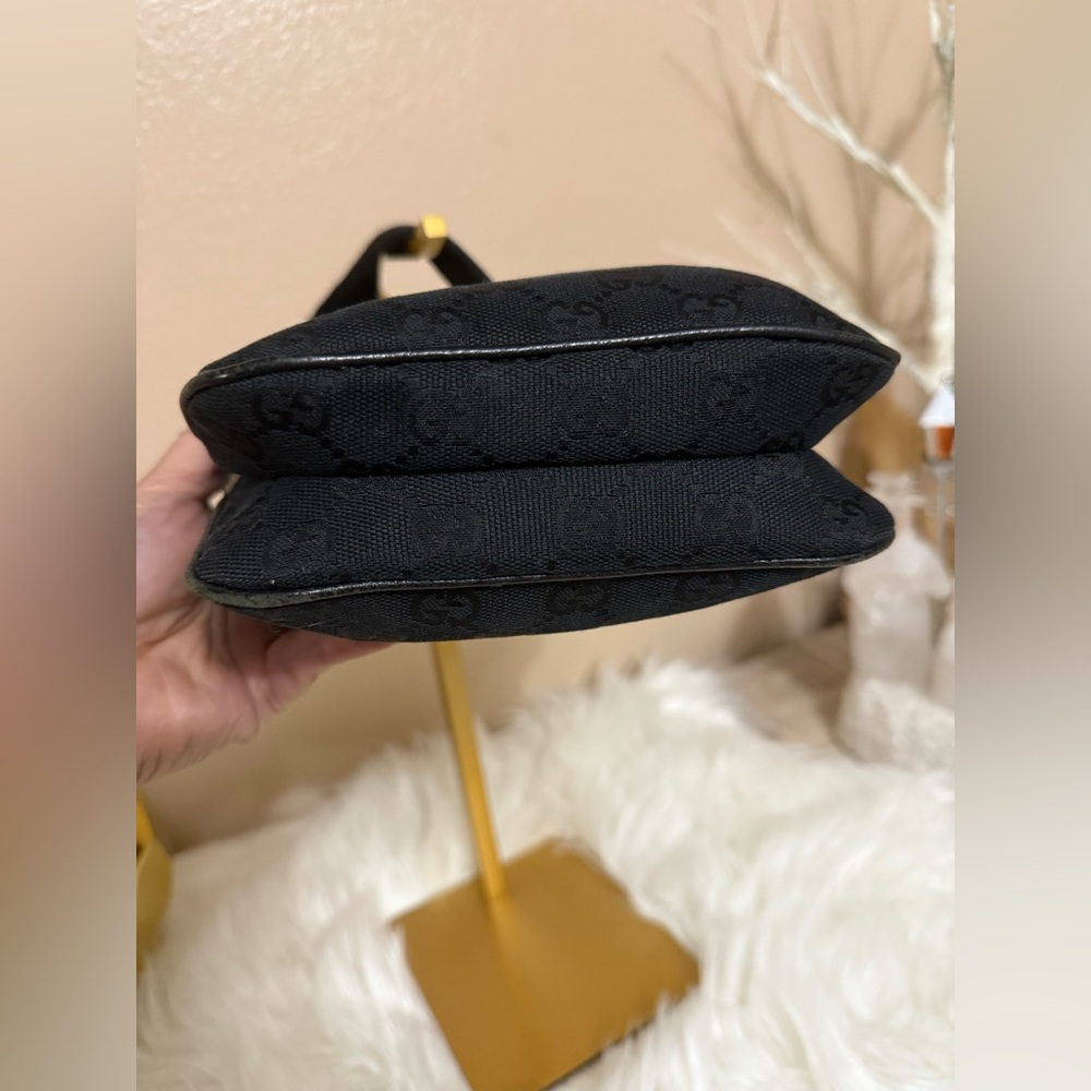 Gucci Black Monogram Shoulder Bag - Picture 8 of 16